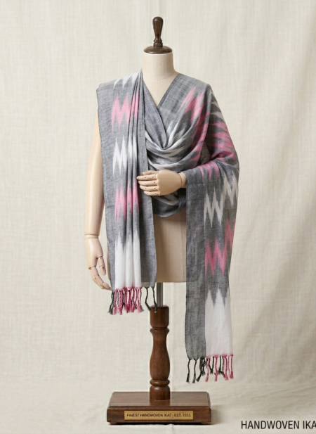 Bhavya Lakshmi Fabrics grey, pink, and white handwoven Ikkat cotton dupatta on a mannequin
